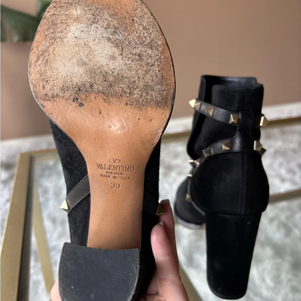 Valentino Garavani Rockstud Suede ankle boots size 8 - Picture 6 of 7